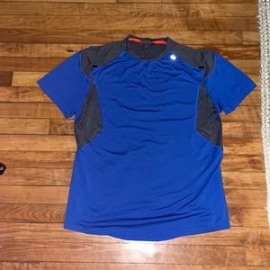 Lululemon T-Shirt